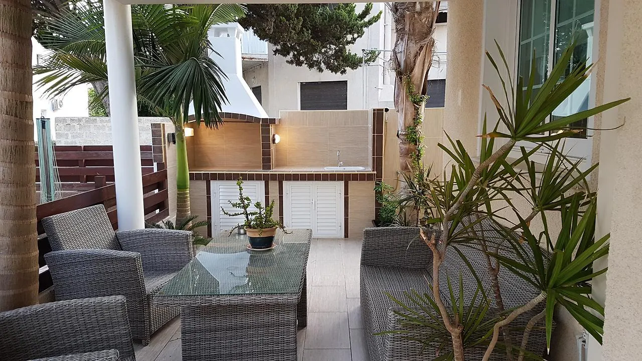 Philippou Beach Villas & Apartments Larnaca 0*,  Cyprus